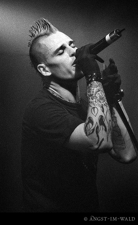 pictures of Icon of Coil Live 2004–11–11