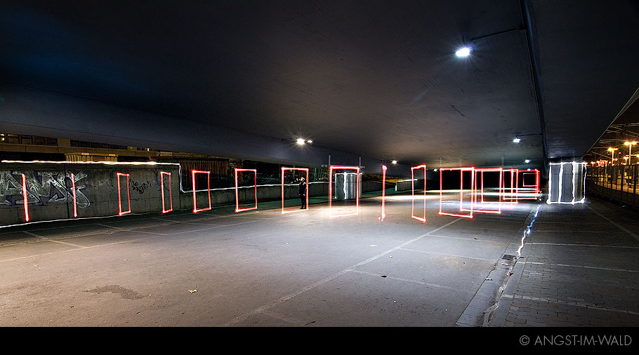pictures of Pinks not Red Under Neon Lights – Artwork Light Painting